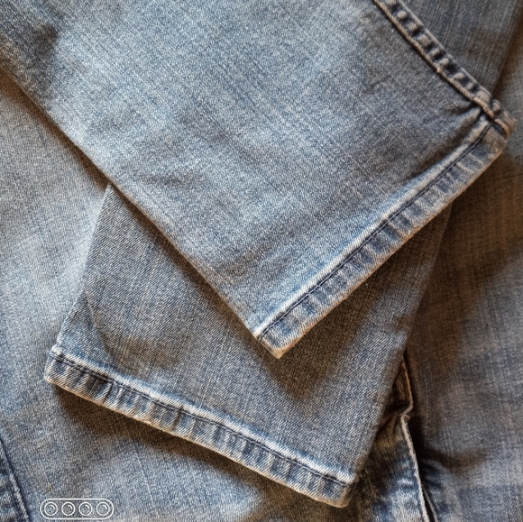 Faded Levi's - Picture 6 of 14